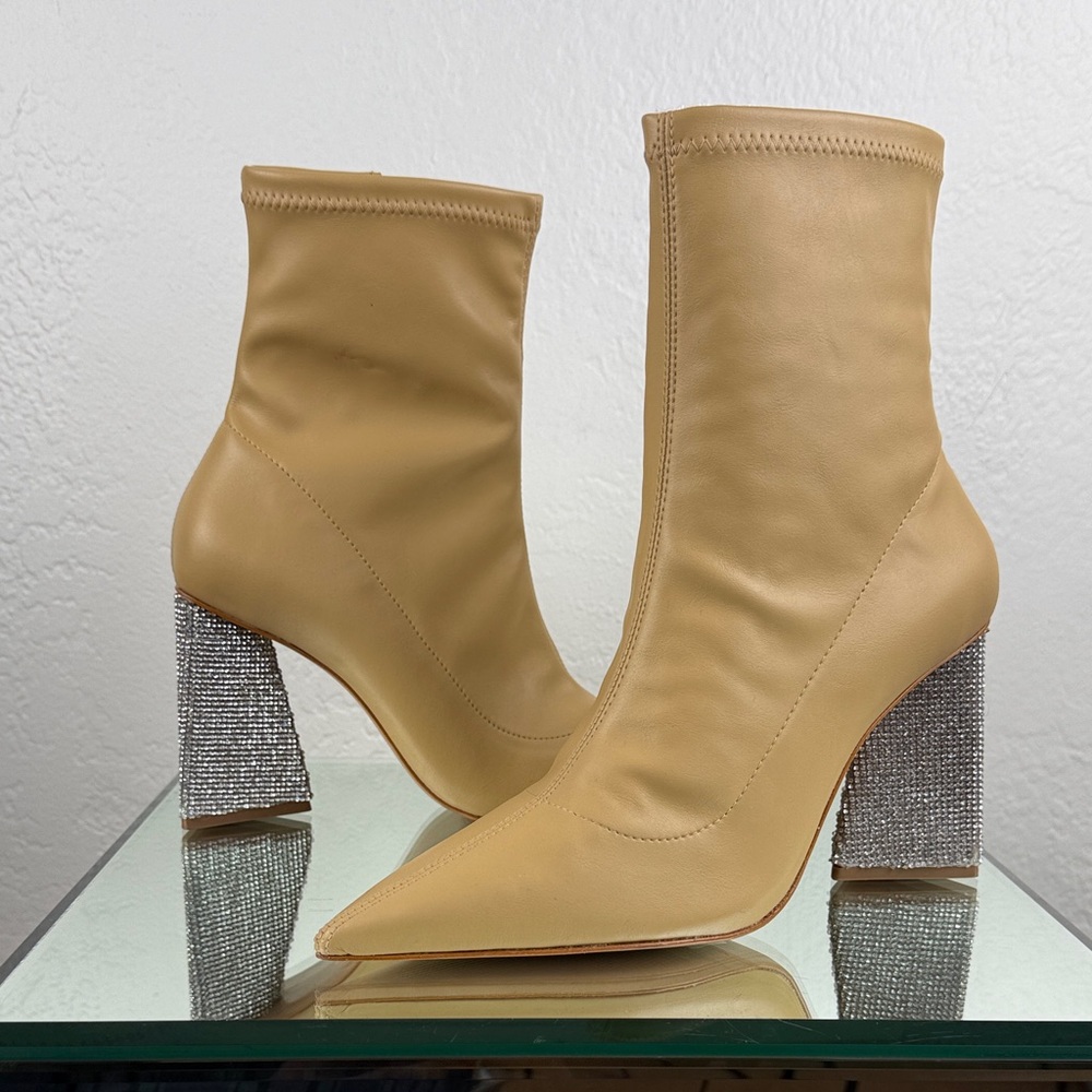 SCHUTZ Cyrus Nude Leather Pointed Toe Rhinestone Crystal Heel Boots Size 9B‎